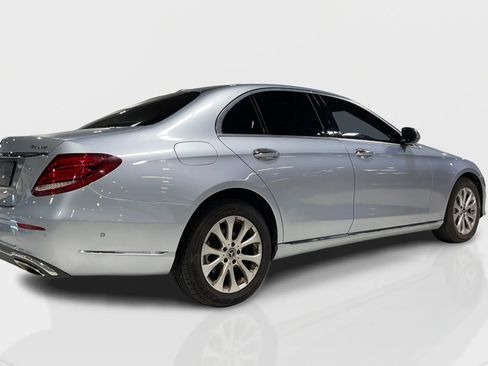 Used 2017 Mercedes-Benz E 300 4MATIC w/ Premium 1 Package image 11