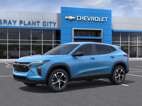 New 2026 Chevrolet Trax RS w/ Sunroof Package FWD image 2