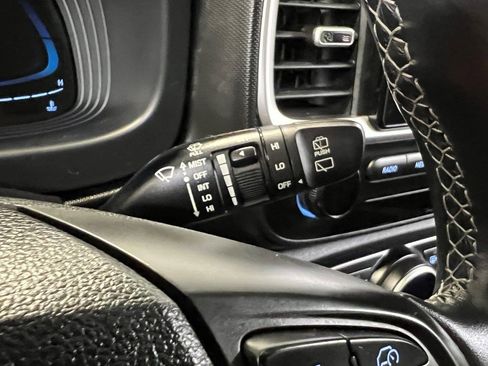 Used 2023 Hyundai Venue SEL image 30