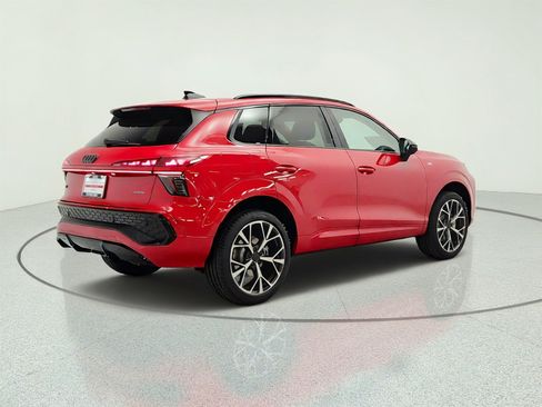 New 2026 Audi Q3 quattro 2.0T AWD/4WD image 5