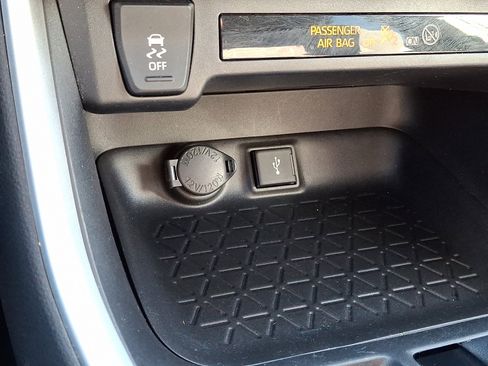 Certified 2022 Toyota RAV4 XLE image 25