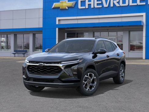 New 2025 Chevrolet Trax LT w/ Sunroof Package image 6