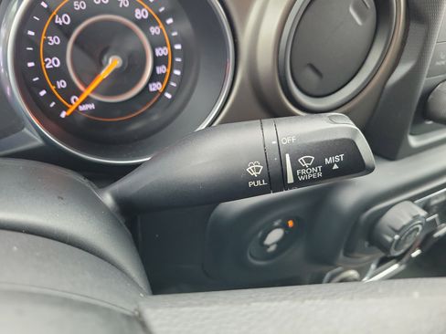 Used 2018 Jeep Wrangler Unlimited Sport image 28