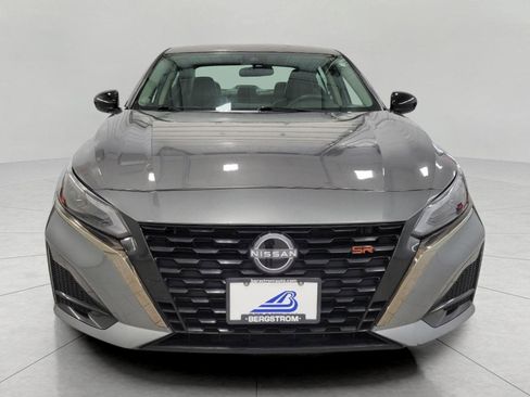 Used 2025 Nissan Altima 2.5 SR image 14