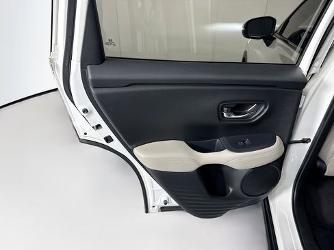 Certified 2024 Honda HR-V LX image 26