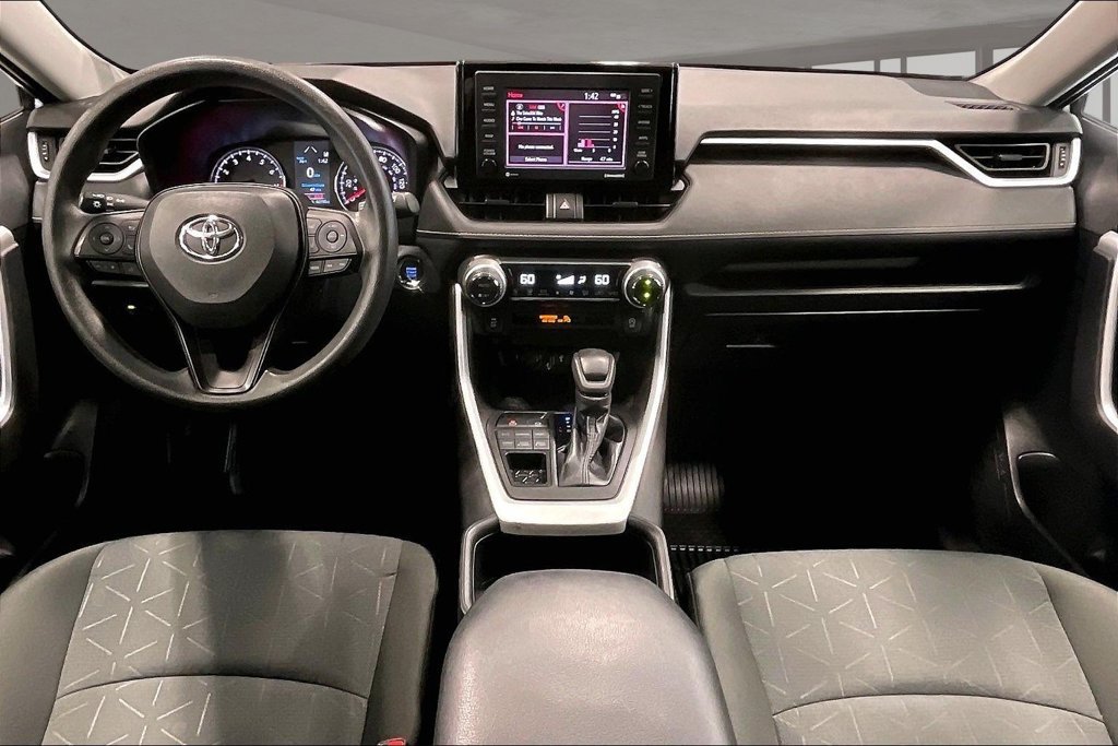 Used 2022 Toyota RAV4 XLE AWD/4WD image 8