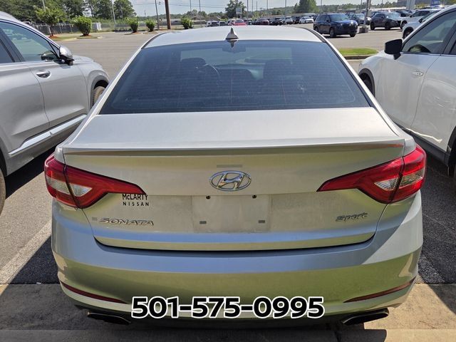 Used 2016 Hyundai Sonata Sport w/ Option Group 1V FWD image 3