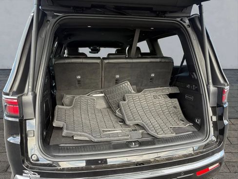 Used 2024 Jeep Wagoneer Series III w/ HD Trailer Tow Package image 21