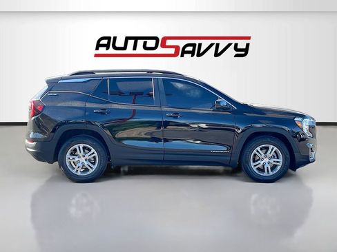 Used 2022 GMC Terrain SLE w/ Driver Convenience Package FWD image 8