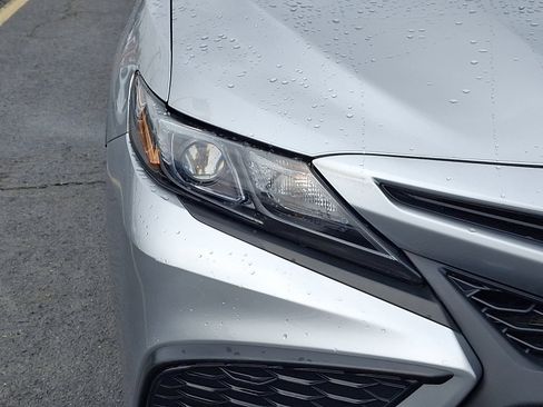 Used 2023 Toyota Camry SE FWD image 9