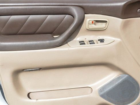 Used 2000 Toyota Land Cruiser AWD/4WD image 28