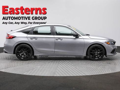 Used 2022 Honda Civic Sport image 4