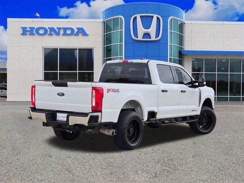 Used 2024 Ford F250 XLT w/ FX4 Off-Road Package image 3