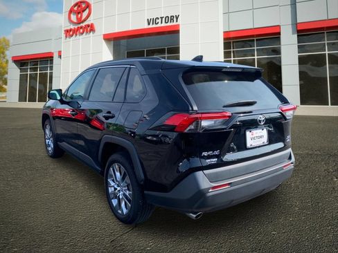 Used 2020 Toyota RAV4 XLE Premium AWD/4WD image 5
