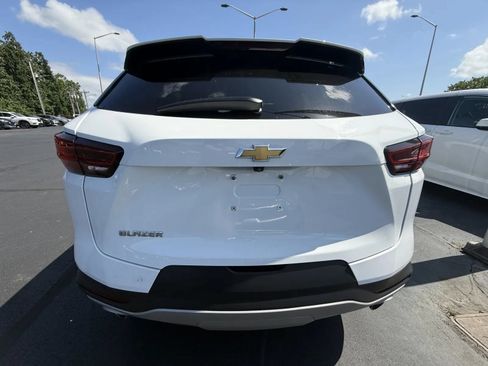 Used 2023 Chevrolet Blazer LT FWD image 3