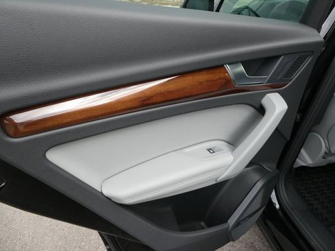 Used 2022 Audi Q5 2.0T Premium Plus image 27