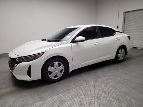 Used 2024 Nissan Sentra SV FWD image 2