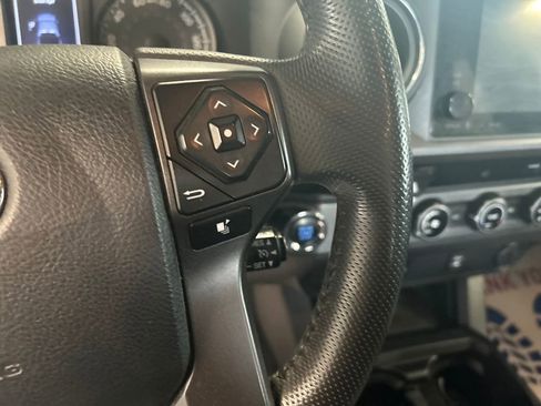 Used 2017 Toyota Tacoma TRD Sport w/ Tow Package (A/T) image 27