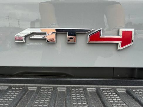 Used 2024 GMC Sierra 1500 AT4 w/ Technology Package AWD/4WD image 10