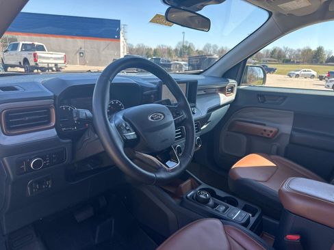 Used 2023 Ford Maverick Lariat w/ Lariat Luxury Package image 17