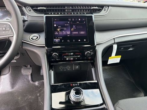 New 2026 Jeep Grand Cherokee Laredo RWD image 24