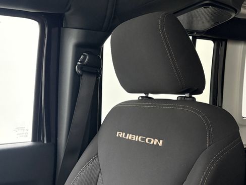 Used 2018 Jeep Wrangler Unlimited Rubicon w/ Dual Top Group AWD/4WD image 38