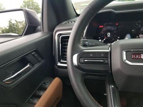 Used 2025 GMC Canyon AT4 AWD/4WD image 25