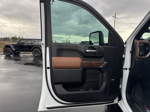Used 2021 Chevrolet Silverado 3500 High Country w/ Z71 Off-Road Package AWD/4WD image 23