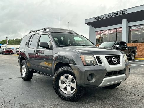 Used 2013 Nissan Xterra X AWD/4WD image 2