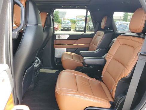 Used 2019 Lincoln Navigator Reserve AWD/4WD image 32