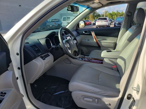 Used 2013 Toyota Highlander Limited FWD image 15