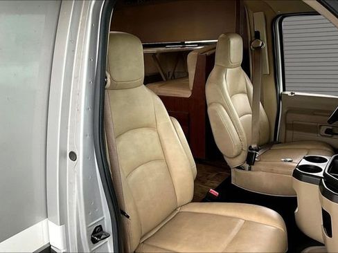 Used 2016 Ford E-450 and Econoline 450 Super Duty w/ Motorhome Prep Package RWD image 23