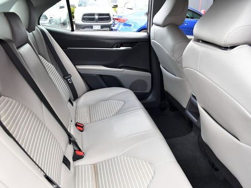 Used 2024 Toyota Camry SE image 13