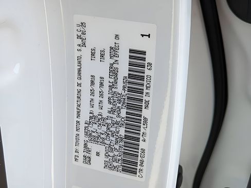 Used 2025 Toyota Tacoma Trailhunter image 30