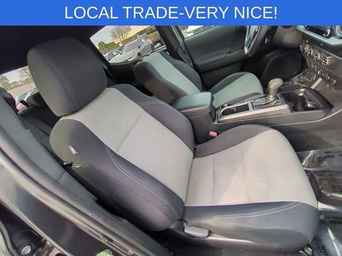 Used 2020 Toyota Tacoma TRD Off-Road image 37