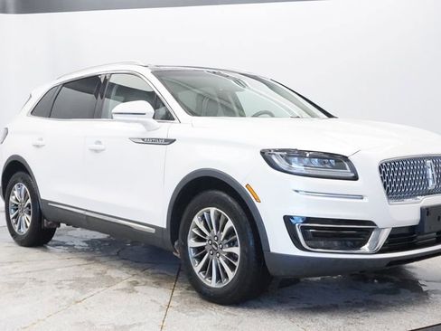 Used 2019 Lincoln Nautilus Select image 10