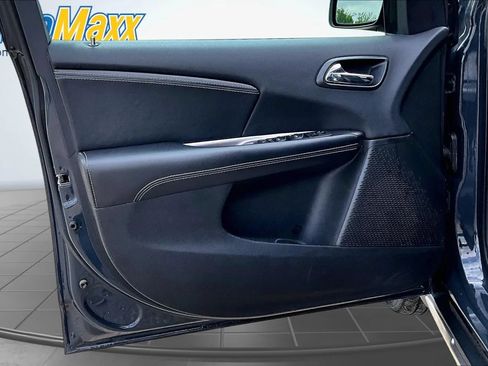 Used 2018 Dodge Journey Crossroad AWD/4WD image 19