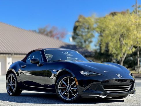 Used 2018 MAZDA MX-5 Miata Grand Touring image 3