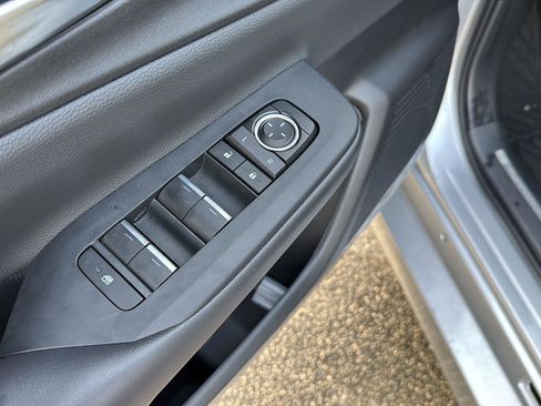 New 2025 Toyota Prius Plug-In Hybrid image 27