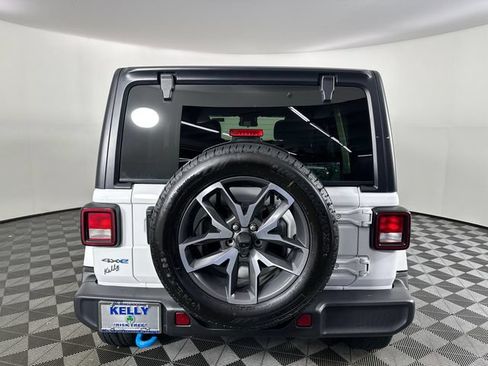 Certified 2024 Jeep Wrangler Unlimited w/ Convenience Group AWD/4WD image 25