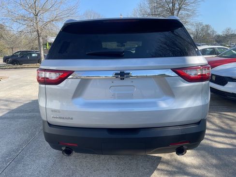 Used 2020 Chevrolet Traverse LS image 5