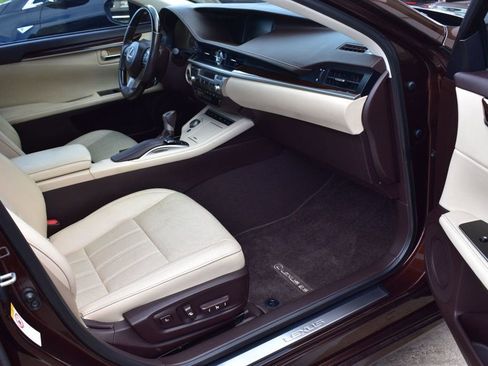 Used 2017 Lexus ES 350 image 19