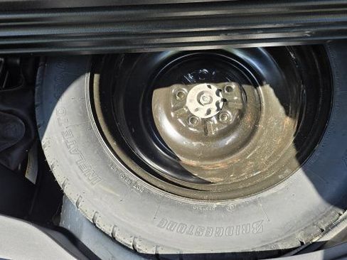Used 2017 Toyota RAV4 XLE AWD/4WD image 31