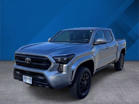 Used 2024 Toyota Tacoma SR5 AWD/4WD image 5