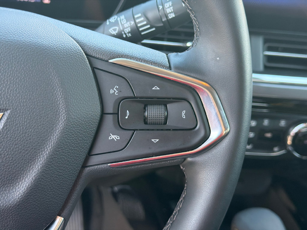 Used 2025 Chevrolet Trax ACTIV w/ Sunroof Package FWD image 25