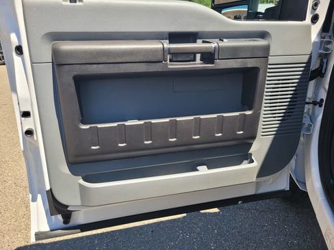 Used 2016 Ford F350 XL w/ Power Equipment Group RWD image 17