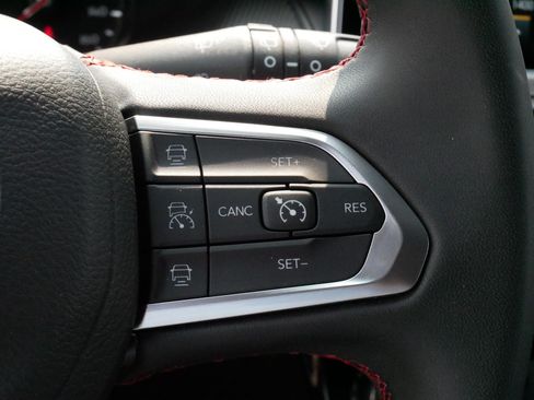 Used 2025 Jeep Compass Trailhawk AWD/4WD image 28