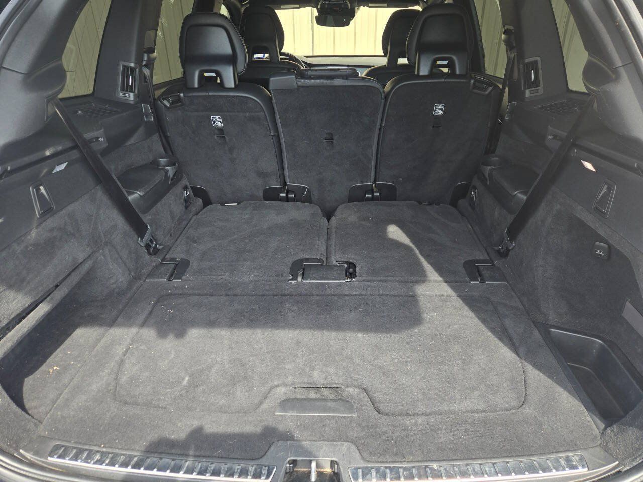 Used 2017 Volvo XC90 T6 Momentum w/ Vision Package AWD/4WD image 20