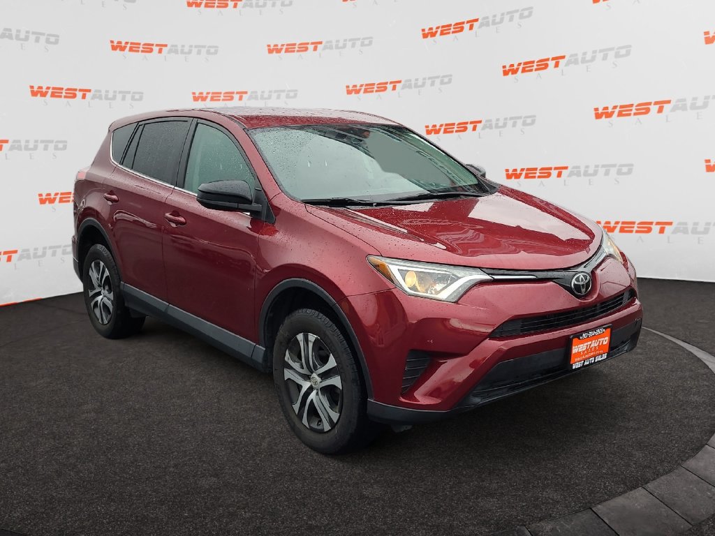 Used 2018 Toyota RAV4 LE AWD/4WD image 7