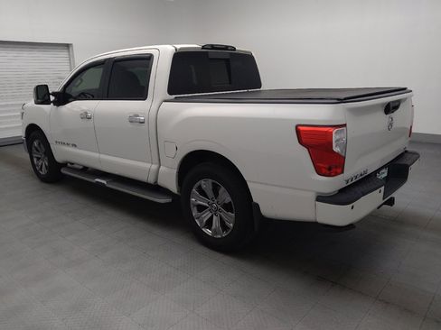 Used 2019 Nissan Titan SV w/ SV Convenience Package RWD image 3
